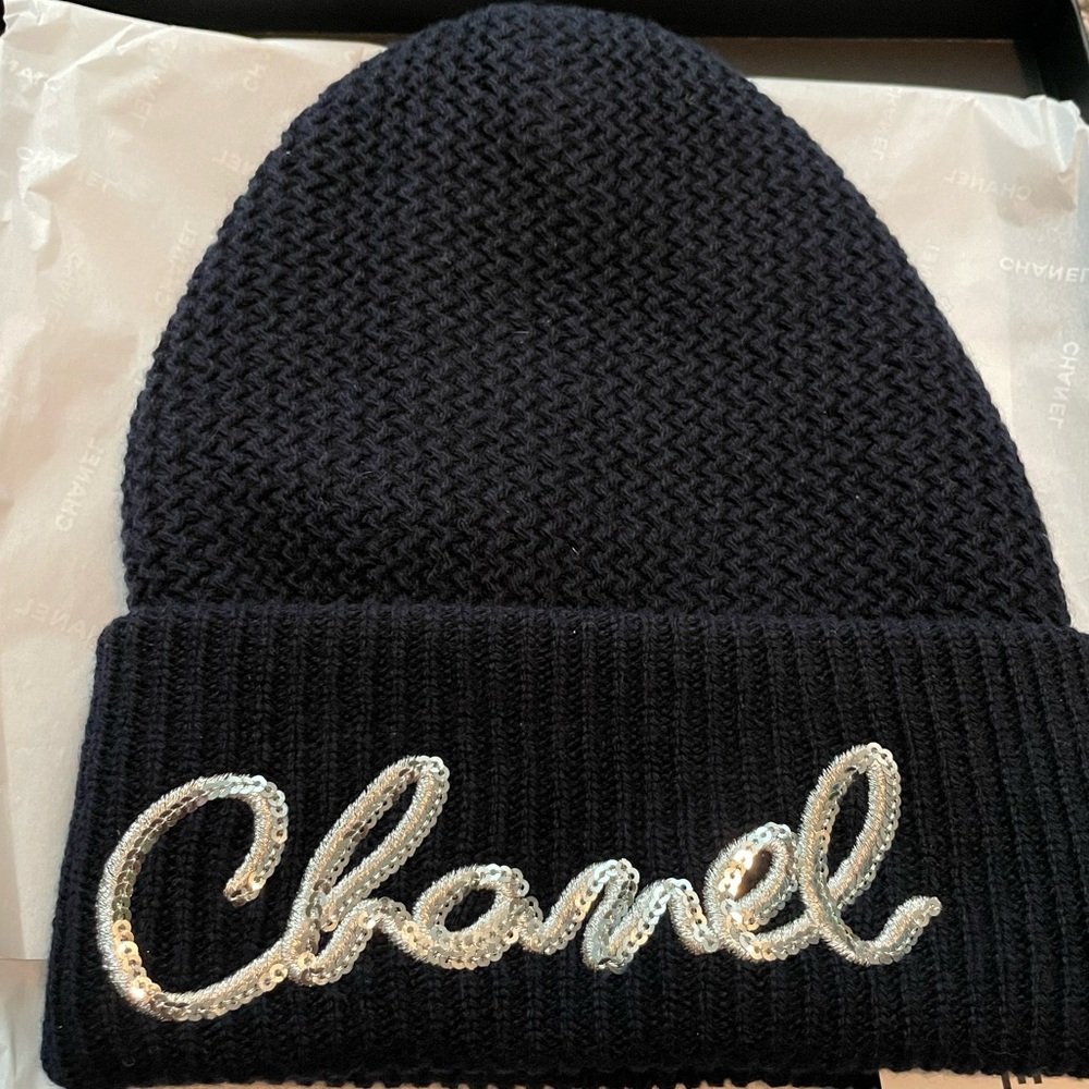 CHANEL cashmere beanie